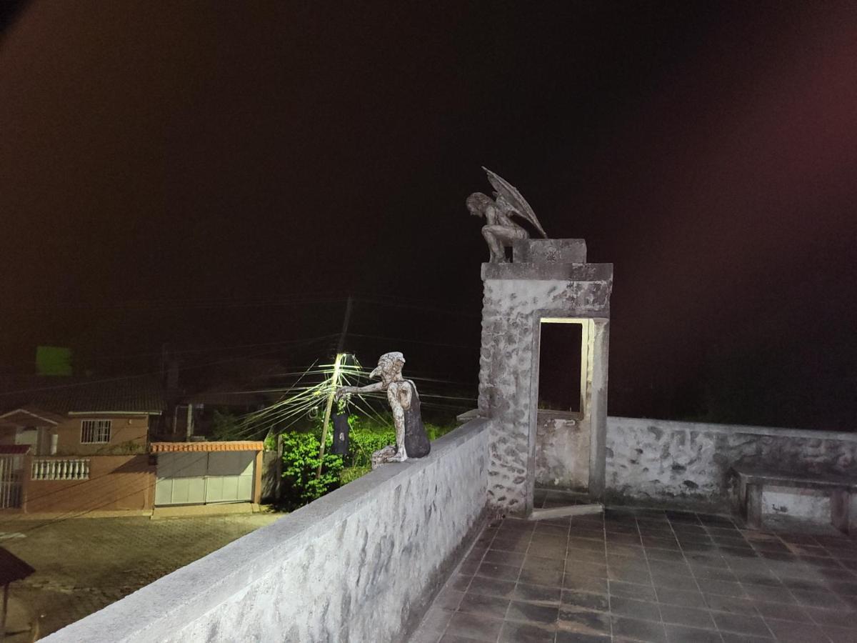 Hostal Casa De Las Gargolas Amapala المظهر الخارجي الصورة